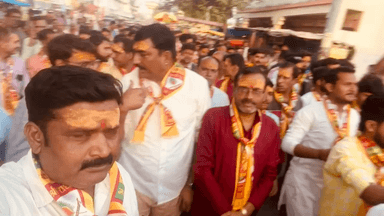 आज अमेठी में भगवान श्री परशुराम जन्मोत्सव के उपलक्ष पर  गायत्री मंदिर से सगरा तिराहा तक भव्य शोभायात्रा निकाली गई आयोजन बब्राह्मण एकता मंच द्वारा किया गया 
#भगवन_परशुराम