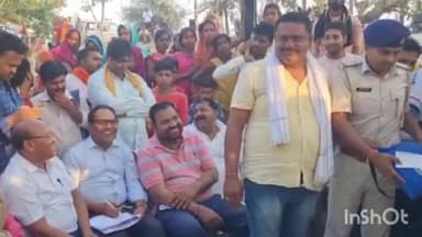 मोहिउद्दीननगर: चकासी के 78 अग्नि पीड़ित परिवारों के बीच अधिकारियों की मौजूदगी में वितरित किए गए 19-19 हजार रूपये के चेक