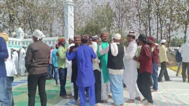 नानपारा: विश्वनाथ गांव में शांति व्यवस्था के साथ संपन्न हुआ ईद का पर्व