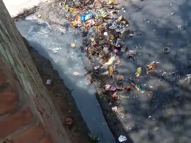 आगरा: ग्राम पंचायत ताल #सेमरी की गलियों के बिगड़ते हालात गलियों में भरा रहता है गंदा पानी ग्राम #प्रधान #मुरारी लाल इस पर﻿