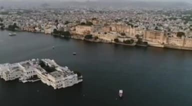 बड़गांव: उदयपुर के स्थापना दिवस पर मेवाड़ पूर्व राजपरिवार के सदस्य लक्ष्यराज सिंह मेवाड़ ने सिटी पैलेस से दिया संदेश