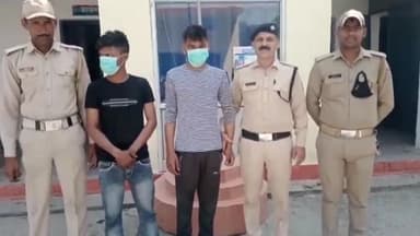 रूड़की: 3 माह पूर्व मोबाइल लूटकर भागने वाले दो अभियुक्तों को पुलिस ने कुरड़ी मंगलौर से किया गिरफ्तार, चोरी का मोबाइल किया बरामद