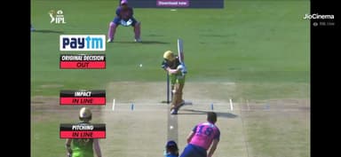 RCB के कप्तान विराट कोहली बोल्ट की पहली बोल में ही अपना विकेट गंवा बैठे।
#ipl #rcbvsrr #viratkohali