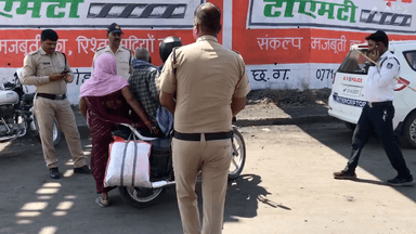 सिंगरौली: यातायात पुलिस ने माजन रेलवे पुल के पास चलाया सघन चेकिंग अभियान, 14 वाहनों के काटे गए चालान