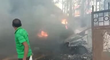 कांके: रातू थाना परिसर में लगी आग, कई गाड़ियां जलकर नष्ट