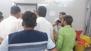 बुलंदशहर: खुर्जा रोड पर ठंडी प्याऊ के निकट अज्ञात वाहन की टक्कर से बाइक सवार युवक हुआ घायल