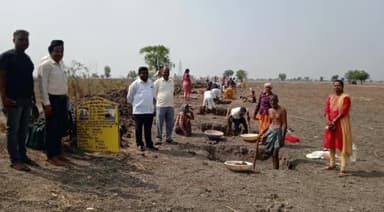ಮುಂಡರಗಿ: ನರೇಗಾ ಯೋಜನೆ ಸದುಪಯೋಗ ಪಡೆಯಿರಿ; ಪೇಟಾಲೂರ್ ಗ್ರಾಮದಲ್ಲಿ ವಿಶ್ವನಾಥ್ ಹೊಸಮನಿ ಹೇಳಿಕೆ