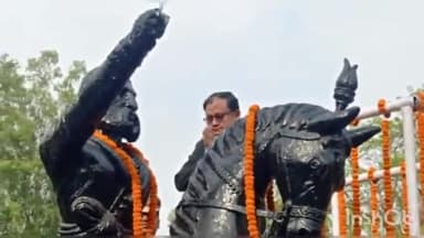 आरा: वीर कुंवर सिंह की जयंती के मौके पर आरा के वीर कुंवर सिंह पार्क में  विजय उत्सव कार्यक्रम का आयोजन हुआ