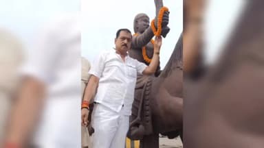 आज #वीर_बांकुडे_वीर_कुंवर_सिंह जी के #जयंती पर वीर_बाकूडे_क्षत्रिय_विकास_मंच के #अध्यक्ष #विमल_सिंह ने #माल्यार्पण किया।