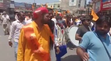 बड़गांव: परशुराम जयंती के मौके पर सर्व ब्राह्मण समाज द्वारा सूरजपोल स्थित फतेह स्कूल से निकाली गई शोभायात्रा