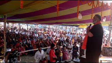 महिषी: सोनबरसा कचहरी दुर्गा मंदिर परिसर मे आयोजित तीन दिवसीय विराट शिवगुरु महोत्सव मे शिरकत करने पहुंचे पूर्व सांसद पप्पू यादव