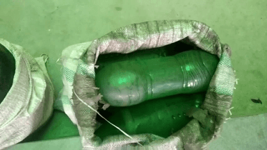 टनकुप्पा: टनकुप्पा पुलिस ने रेलवे स्टेशन के पास झाड़ी में छुपाकर रखी गई 56 लीटर महुआ शराब की बरामद, तस्कर हुआ फरार