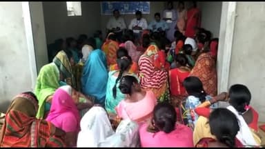 कटकमदाग: ग्राम बेंदी में जेएसएलपीएस की दीदियों को दिया गया वित्तीय साक्षरता एवं डिजिटल ट्रांजेक्शन का प्रशिक्षण