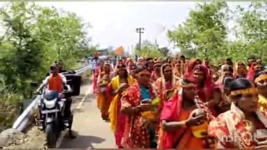 मसौढ़ी: व्यवहार न्यायालय मसौढ़ी के पास से सैकड़ों महिलाओं ने अखंड कीर्तन के लिए निकाली कलश शोभायात्रा