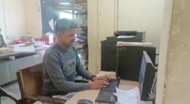 पिपरई: नगर पुलिस ने की 7 लीटर अवैध हाथ भट्टी से बनी कच्ची शराब जब्त, आबकारी एक्ट के तहत किया मामला दर्ज