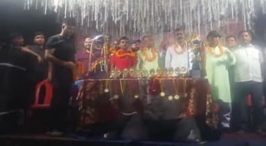 करपी: कोचहासा खेल मैदान पर नवीन प्रकाश सद्भावना नाइट क्रिकेट टूर्नामेंट का आयोजन किया गया ,उद्घाटन पैक्स अध्यक्ष ने किया