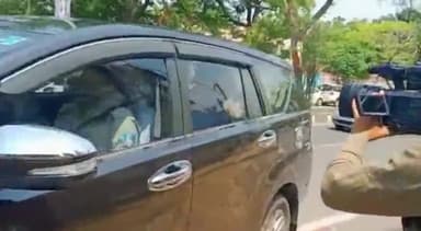 कांके: रांची के ईडी ऑफिस पहुंचे आईएएस छवि रंजन, जमीन खरीद-बिक्री मामले में होगी पूछताछ