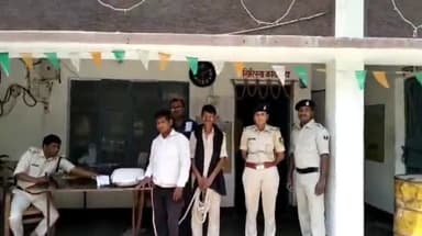 बक्सर: मिश्रवलिया और दिनारा से दो तस्करों को पुलिस ने किया गिरफ्तार, 70 किलोग्राम गांजा बरामद