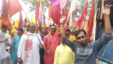 मांडू: श्याम महोत्सव को लेकर कुजू में निकाली गई भव्य निशान यात्रा, मौके पर शामिल हुए सैकड़ों श्रद्धालु