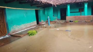 पेंड्रा : पेंड्रा ग्राम पंचायत दमदम में बहुत बारिश हुआ बारिश के साथ साथ बर्फ भी खुब गिरा