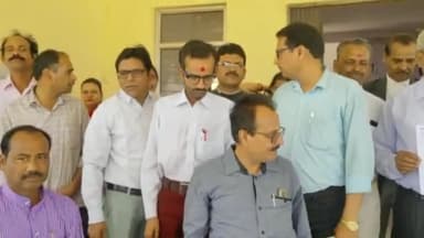 पन्ना: कलेक्ट्रेट में कायस्थ समाज के इष्ट देव के प्रगटोत्सव गंगा सप्तमी को अवकाश घोषित करने को लेकर दिया गया ज्ञापन