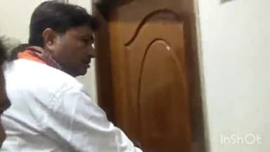 दौसा: भाजपा के कार्यकर्ताओं ने जिला कलेक्टर के चेंबर में घुस कर की नारेबाजी