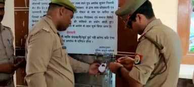 गाज़ियाबाद: वैशाली के एक्सप्रेस ग्रीन सोसाइटी में लोन माफिया लक्ष्य तंवर के 4 करोड़ की फ्लैट किये गए कुर्क।