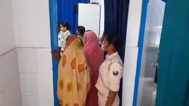 जमुई: उत्पाद विभाग की पुलिस ने जिले की अलग-अलग जगहों से 3 महिलाओं सहित 6 तस्करों को किया गिरफ्तार