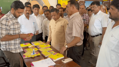 जिला उदयपुर कलेक्टर श्री ताराचन्द मीणा जी के साथ बारापाल ( वि. स. उदयपुर ग्रामीण) में महंगाई राहत कैम्प का अवलोकन किया | #उदयपुर_ग्रामीण