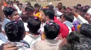 राघोगढ़: दनवास गांव में 'कांग्रेस कार्यकर्ता सम्मेलन' में राघौगढ विधायक जयवर्धन सिंह हुए शामिल, कार्यकर्ताओं को जीत का दिया मंत्र