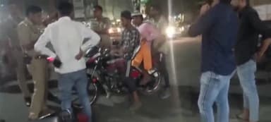 बुलंदशहर: काला आम चौराहे पर पुलिस फोर्स के साथ चौकी इंचार्ज ने चलाया सघन वाहन चेकिंग अभियान