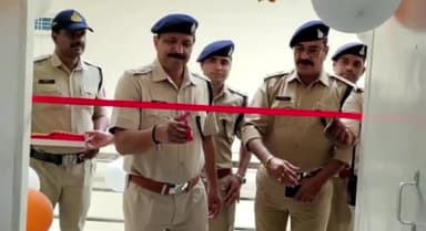 शिवपुरी नगर: नवाब साहब रोड स्थित यातायात थाने में एसपी ने किया यातायात पाठशाला का उद्घाटन, नियम तोड़ने पर 20 वाहन चालकों ने दिए पेपर