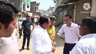 सोनीपत: विधायक सुरेंद्र पवार ने पार्षद बिजेंद्र मलिक के साथ जटवाड़ा में पहुंचकर बरसाती पानी की लाइन के कार्य का किया निरीक्षण