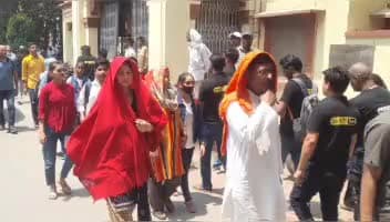 बीएचयू के विद्यालयों की प्रवेश परीक्षा हुई आरंभ, जिले के 42 केन्द्र पर हजारों छात्र हुए शामिल