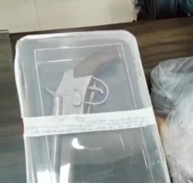 बुलंदशहर: बुलंदशहर जिले में निकाय चुनाव को लेकर एसएसपी के निर्देश पर अलग-अलग जगह अभियुक्तों के खिलाफ की गई बड़ी कार्रवाई