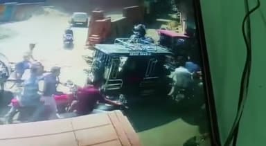 मेरठ: लिसाड़ी गेट क्षेत्र में दो पक्षों के बीच मारपीट का वीडियो सोशल मीडिया पर हुआ वायरल, पुलिस मामले की जांच में जुटी