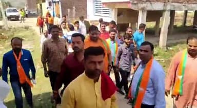 बलरामपुर: बलरामपुर नगर पालिका चुनाव ऐलान के बाद सभी प्रत्याशियों का जनसंपर्क जारी,सुरक्षा के दृष्टिगत बलरामपुर पुलिस प्रशासन हुआ अ