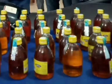 आरंग: सती मंदिर बागेश्वर पारा में अवैध शराब बेचते एक व्यक्ति को आरंग पुलिस ने किया गिरफ्तार।