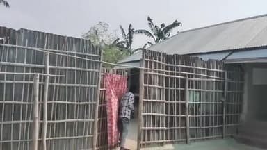 कस्बा: कसबा प्रखंड के मजगामा गांव में एनआईए व आईबी का छापा टीम ने एक प्राइवेट ट्यूशन पढ़ाने वाले शिक्षक के घर पर की छापामारी