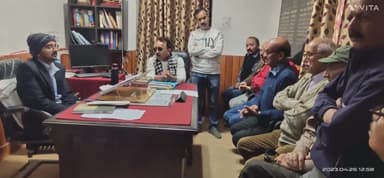 रानीखेत: प्रधानमंत्री नरेंद्र मोदी  को भेजा ज्ञापन संयुक्त मजिस्ट्रेट रानीखेत के द्वारा रानीखेत विकास संघर्ष समिति ने।धरना जारी।