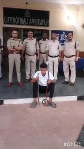 अंबिकापुर: सार्वजनिक स्थान पर तलवार लहराने व सोशल मीडिया में फोटो अपलोड करने वाले आरोपियों को कोतवाली पुलिस ने किया गिरफ्तार
