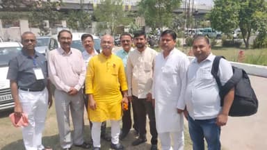 अशोक कुमार गुप्ता (पूर्व डी जी पी) ,बिहार और पूर्व राष्ट्रीय अध्यक्ष ,(अखिल भारतीय रौनियार वैश्य महासभा ) को राष्ट्रीय जनता दल का 
बुद्धजीवी प्रकोष्ठ प्रदेश अध्यक्ष
बनाये जाने पर हार्दिक बधाई ।
🎉🎉