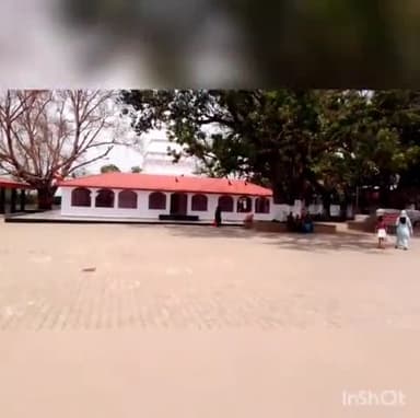 महामाया मंदिर अंबिकापुर में हम अभी आए हुए हैं,माता रानी का दर्शन किए प्रसाद खाए दीया,अगरबत्ती जलाए। काफी महिमा निराली है