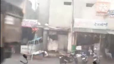 आगर: जिले में तेज हवाओं के साथ हुई जोरदार बारिश, प्याज की फसल को हुआ नुकसान