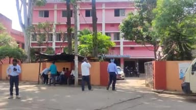 हज़ारीबाग: नगर निगम कार्यालय में हुई नक्शा विभाग की बैठक, नक्शे का विचलन कर बने भवनों की जांच का लिया गया निर्णय