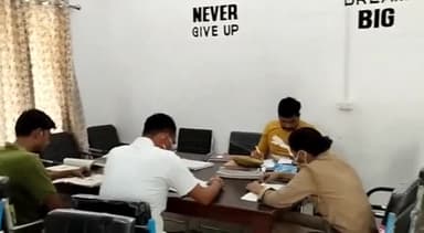 बुलंदशहर: जिला पुलिस की अनोखी पहल, पुलिस लाइन में छात्र-छात्राओं व पुलिसकर्मियों के लिए खोली गई लाइब्रेरी