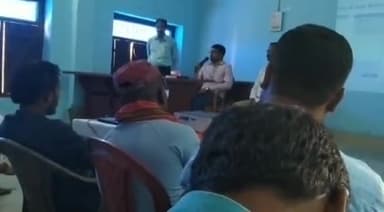 जलालगढ़: प्रखंड सभागार जलालगढ़ में जातीय जनगणना को लेकर हुई समीक्षात्मक बैठक