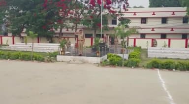 उन्नाव: आगामी नगर निकाय चुनाव के दृष्टिगत आज पुलिस लाइन में पुलिस अधीक्षक के द्वारा साप्ताहिक परेड का किया गया निरीक्षण