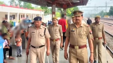 मुरादाबाद: मुरादाबाद रेलवे स्टेशन पर टिकट चेकिंग अभियान में बेटिकट के 219 यात्री पकड़े गए, 1 लाख 7 हजार रूपए का राजस्व वसूला गया