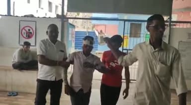 आरा: दुलौर टोल प्लाजा के पास बीपीएसी परीक्षा की कॉपी ले जा रहा लेबर सड़क दुर्घटना में हुआ गम्भीर रूप से जख्मी